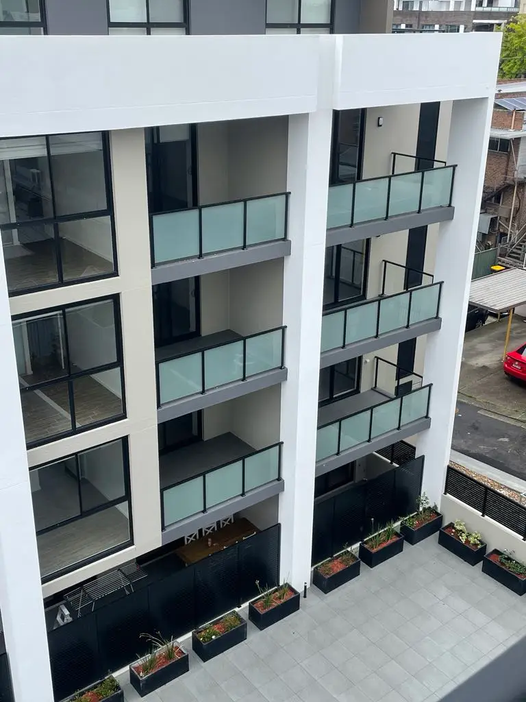 Commercial window tint, Sunshine Coast Commercial window film fitted by Glaze Window Tinting on the Sunshine Coast