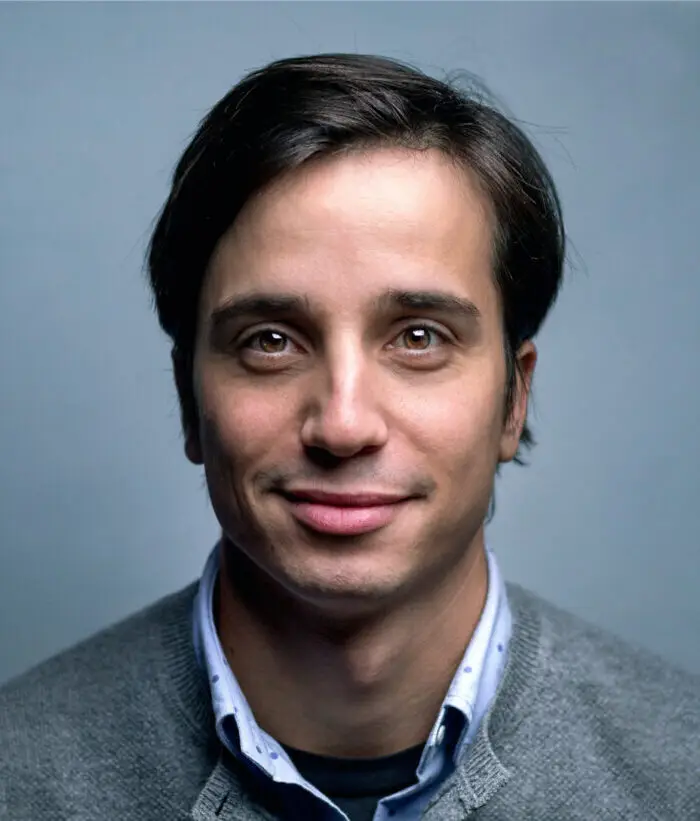 photo_of_man_smiling_because_he's_had_his_windows_tinted_by_glaze_tinting.jpg